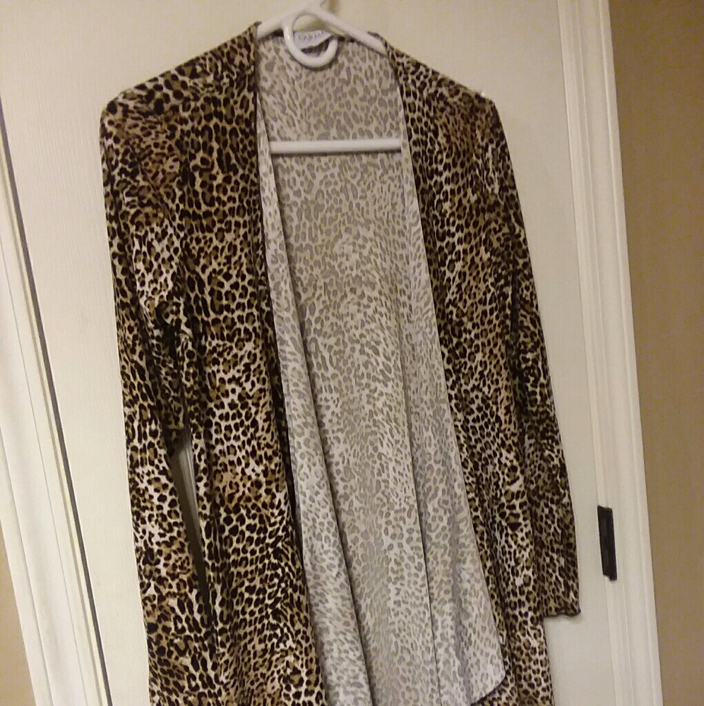 Leopard design cardigan in a very good condition